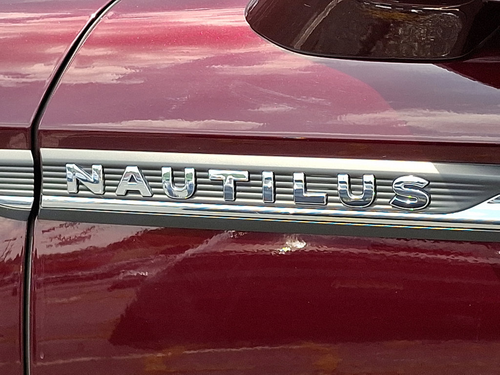 Used 2022 Lincoln Nautilus AWD image 17