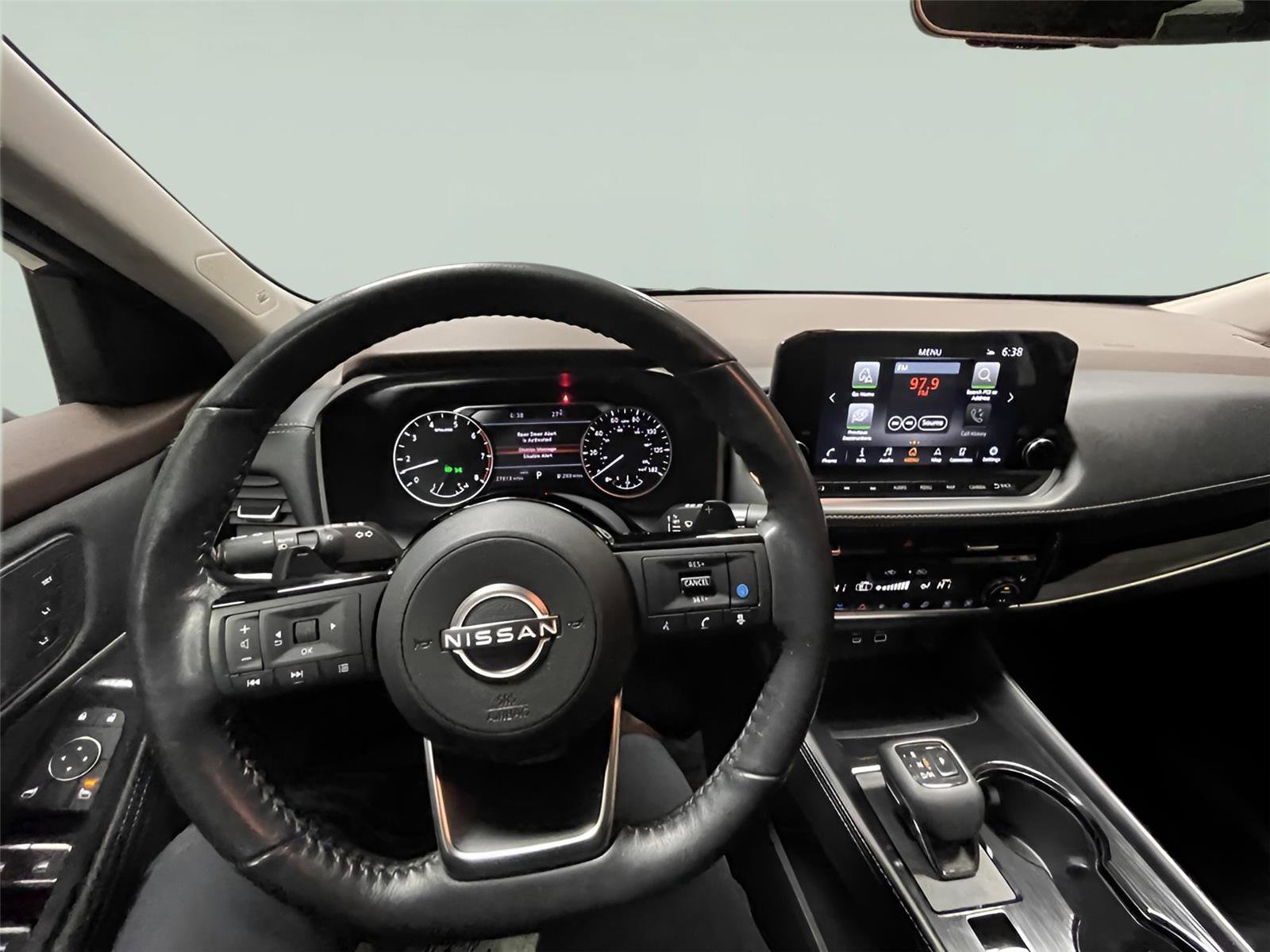 Used 2022 Nissan Rogue SL w/ SL Premium Package image 26