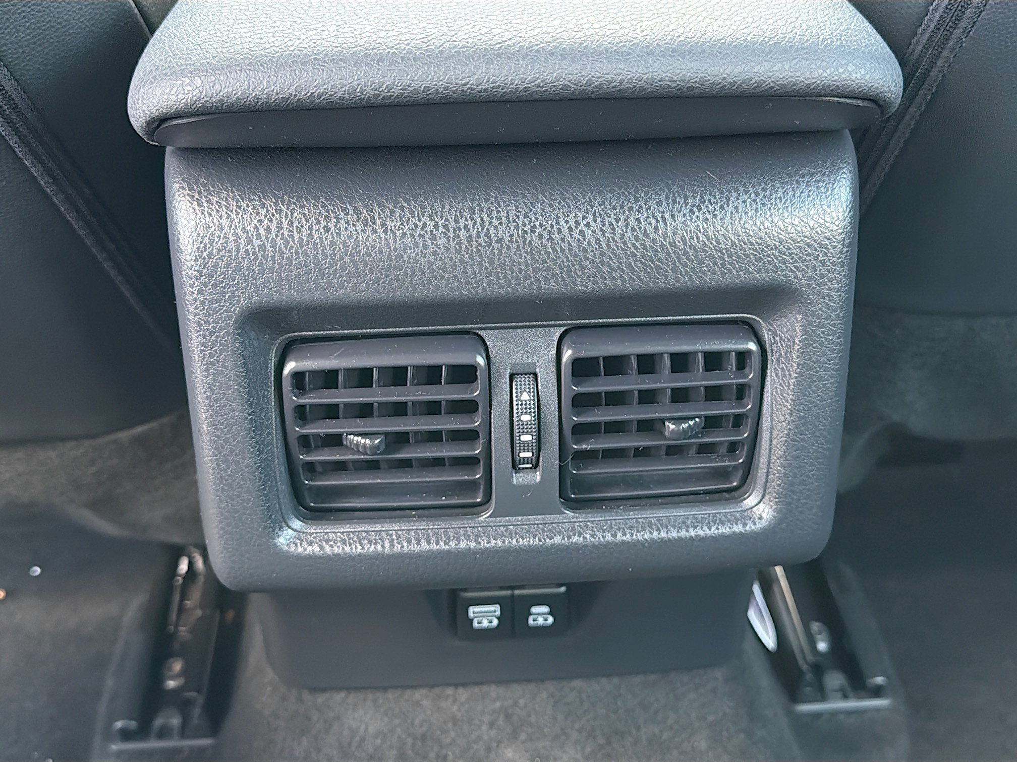 Used 2025 Toyota Camry SE w/ Multimedia Upgrade Package FWD image 19