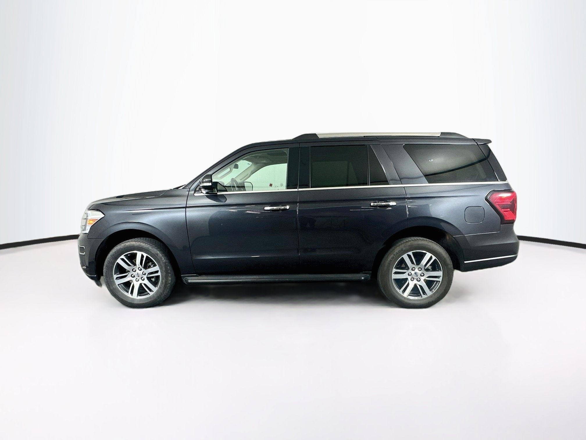 Used 2024 Ford Expedition Limited RWD image 4