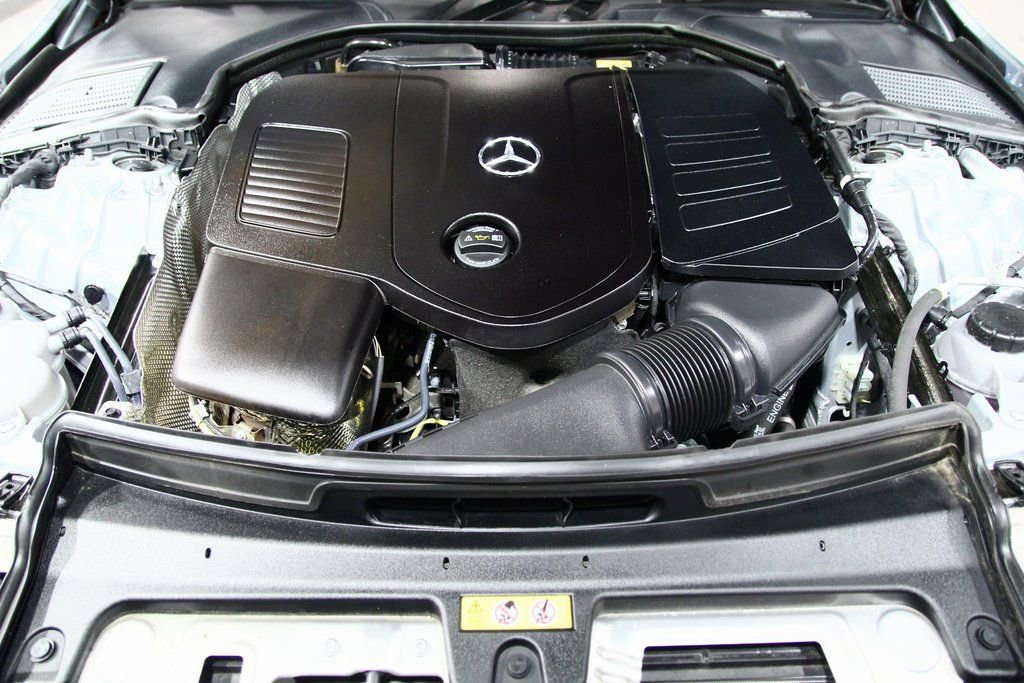 Certified 2025 Mercedes-Benz C 300 4MATIC Sedan image 31