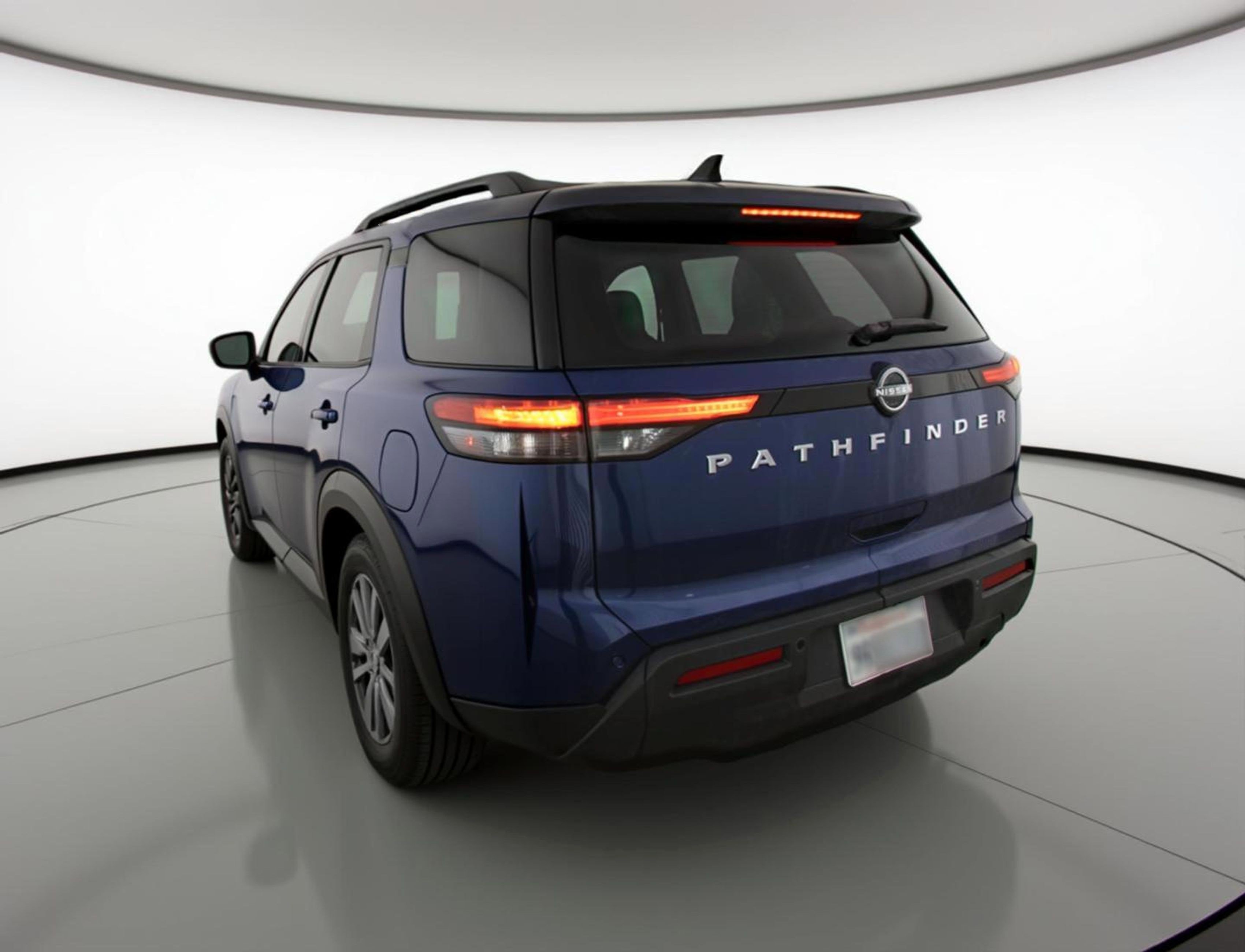 Used 2025 Nissan Pathfinder SV image 6