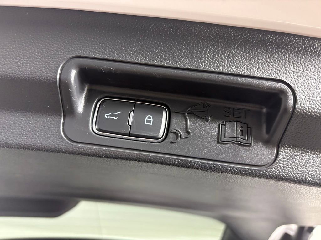 Certified 2023 Ford Explorer ST-Line w/ Class IV Trailer Tow Package image 33