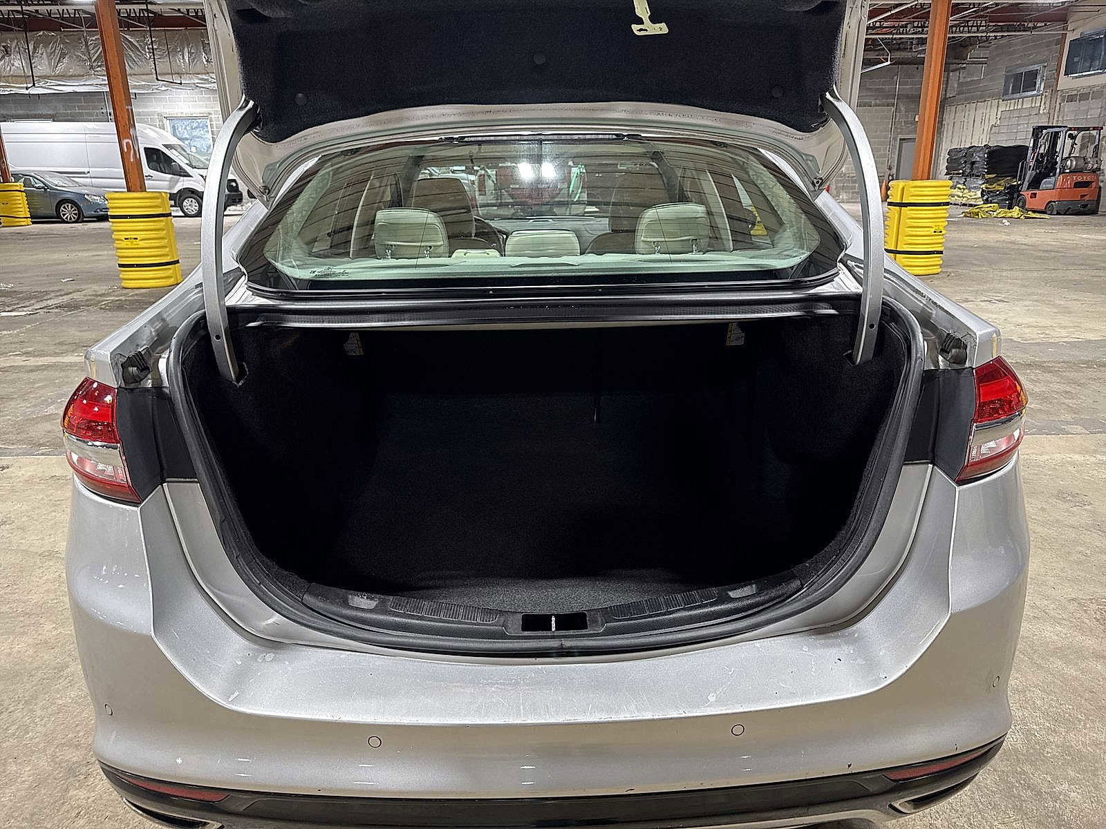 Used 2017 Ford Fusion Platinum image 10