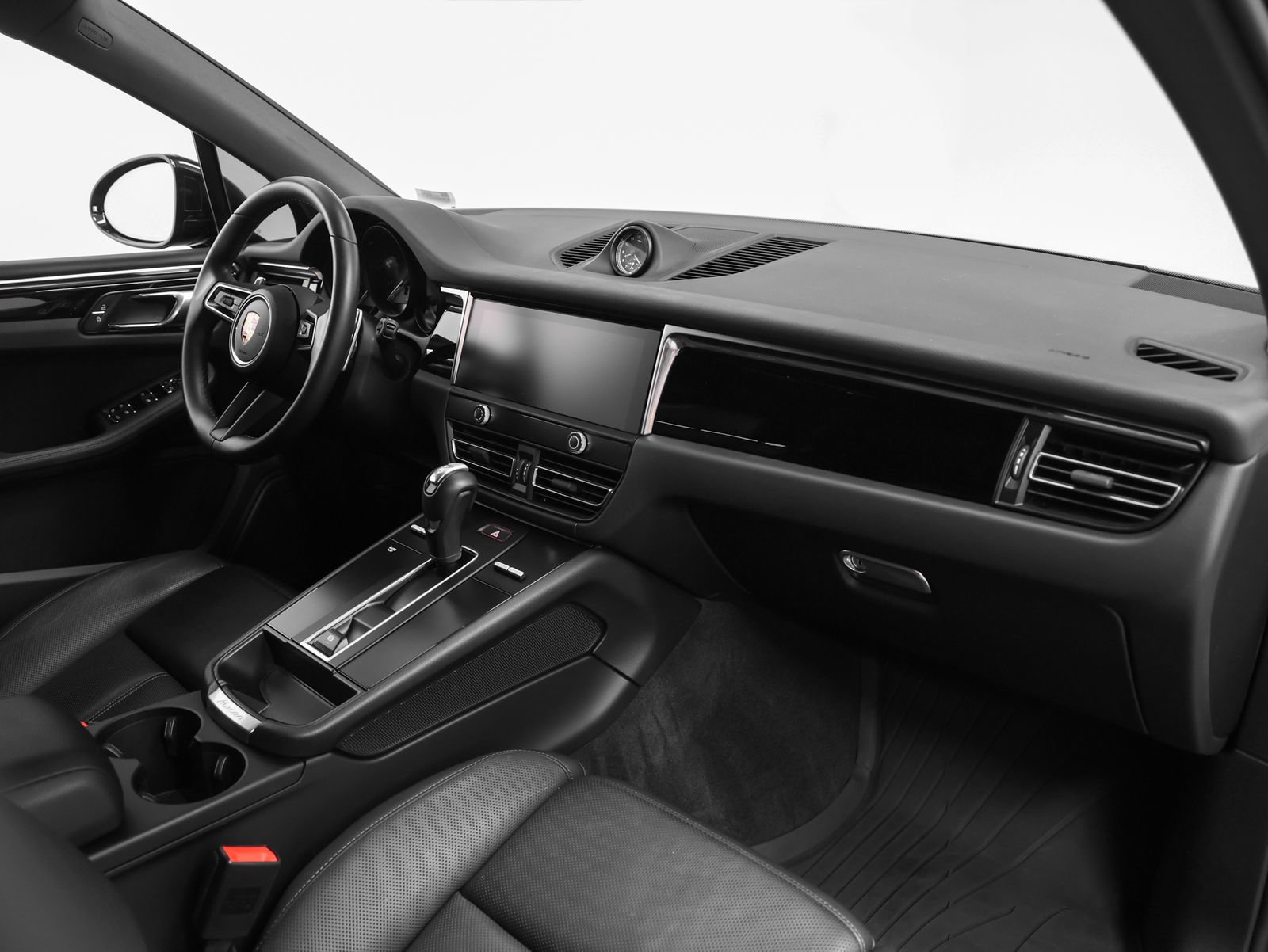 Certified 2024 Porsche Macan AWD/4WD image 24