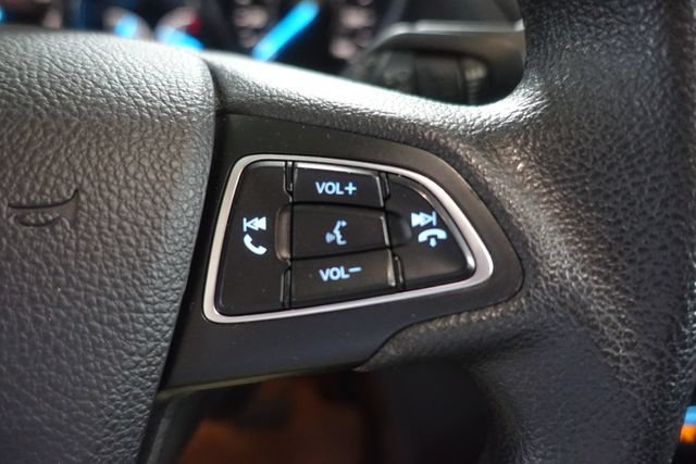 Used 2019 Ford Escape SE FWD image 14