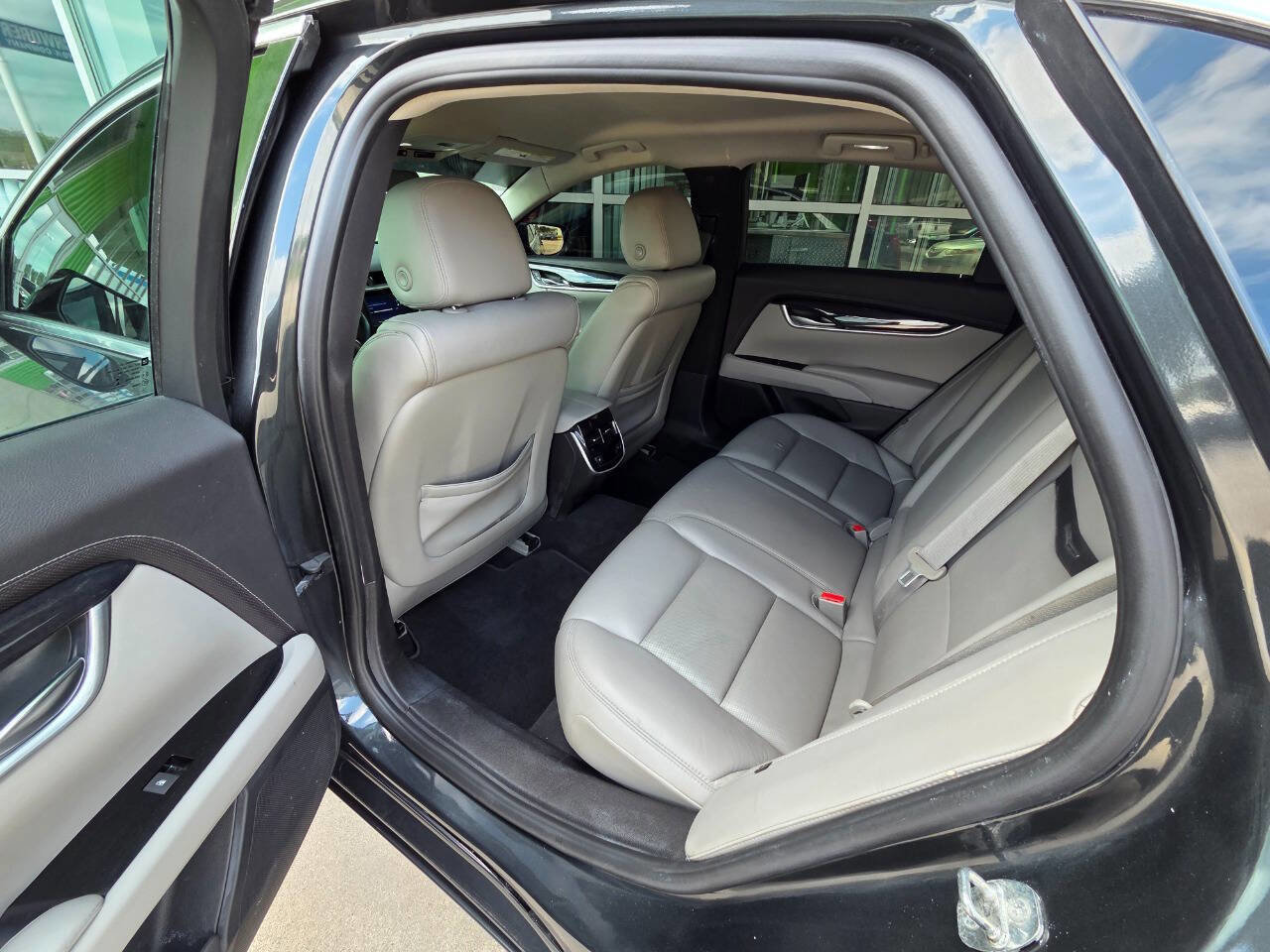 Used 2016 Cadillac XTS Luxury image 16