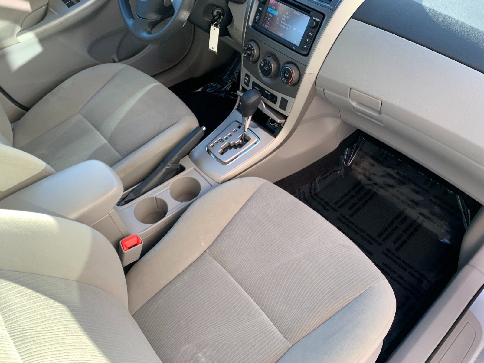 Used 2013 Toyota Corolla LE image 29