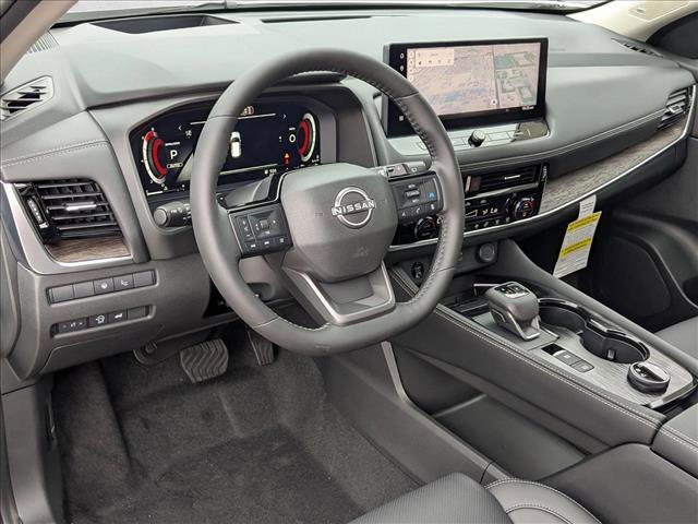 New 2026 Nissan Rogue Platinum image 3