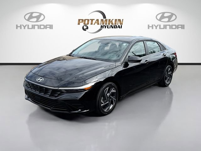 Certified 2025 Hyundai Elantra SEL image 1