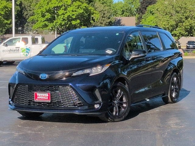 Certified 2025 Toyota Sienna XSE AWD/4WD image 2