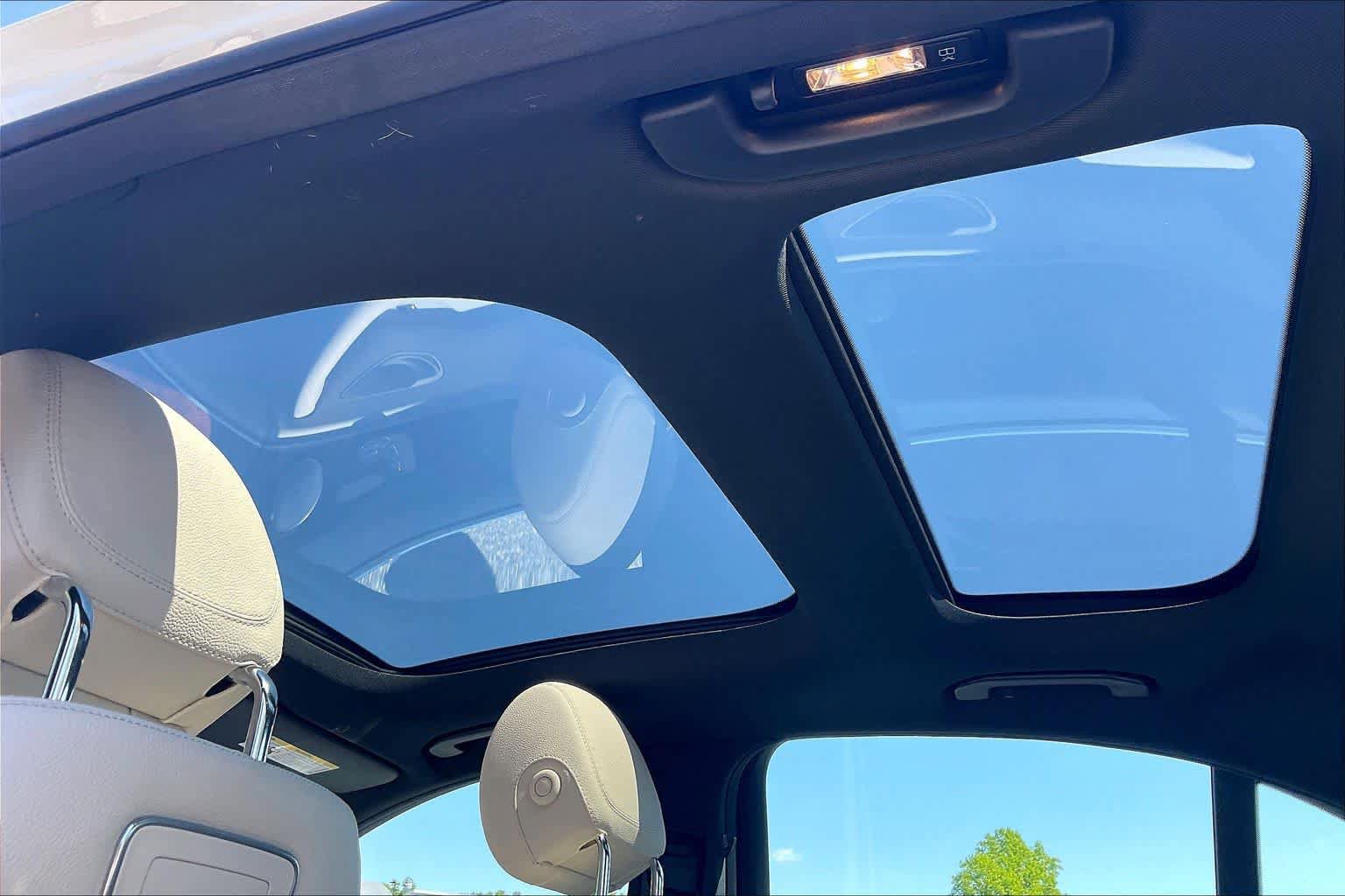 Used 2018 Mercedes-Benz E 300 4MATIC image 13
