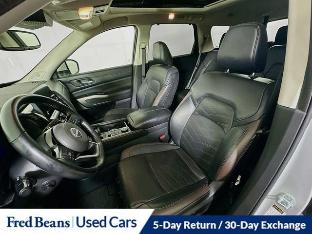 Used 2022 Nissan Pathfinder Platinum w/ Cargo Package image 24