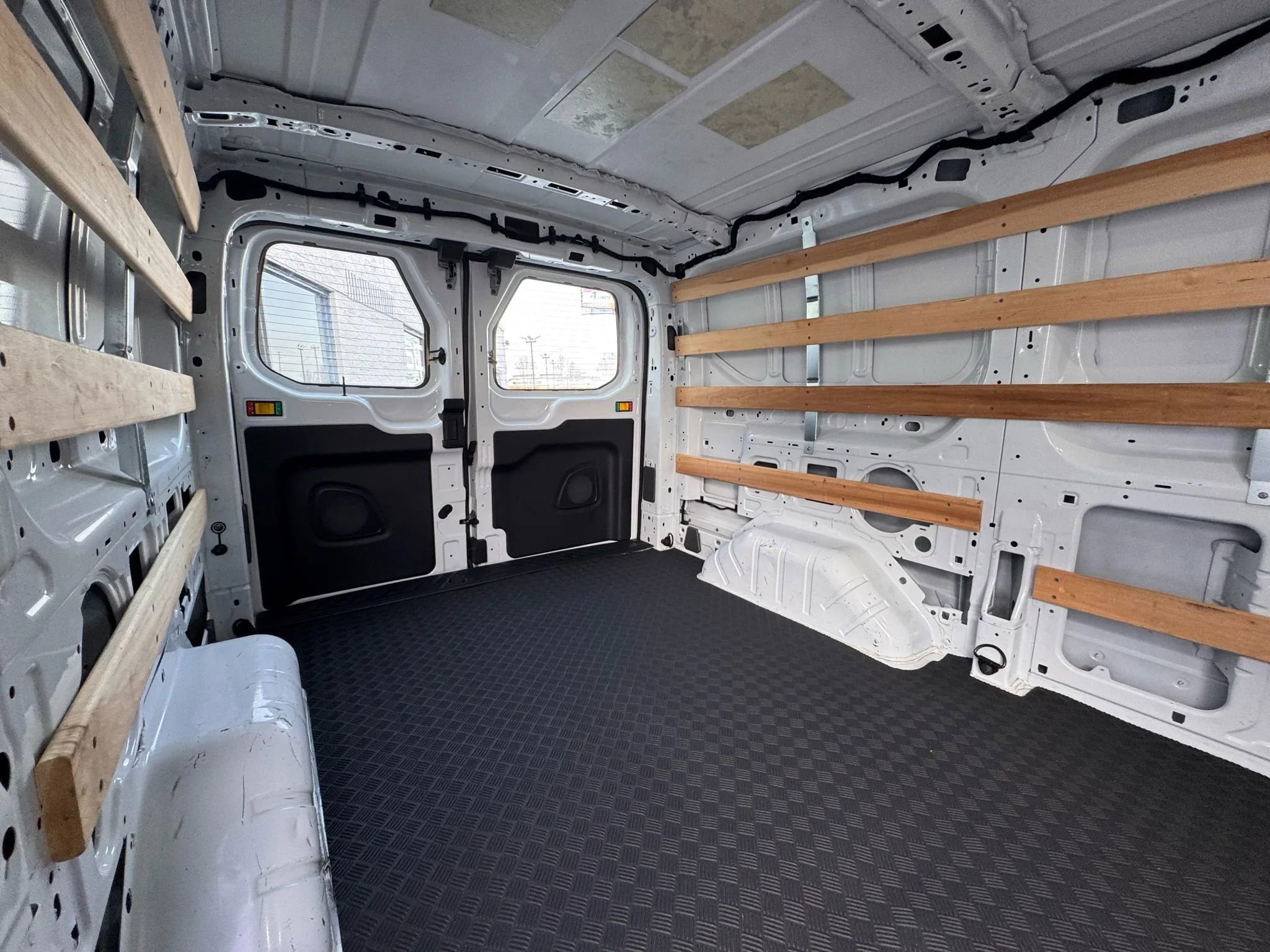 Used 2024 Ford Transit 250 Low Roof w/ Exterior Upgrade Package image 25