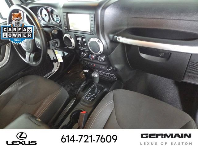Used 2017 Jeep Wrangler Unlimited Sahara w/ Dual Top Group AWD/4WD image 28