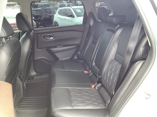 Used 2022 Nissan Rogue Platinum w/ Head-Up Display Package FWD image 24