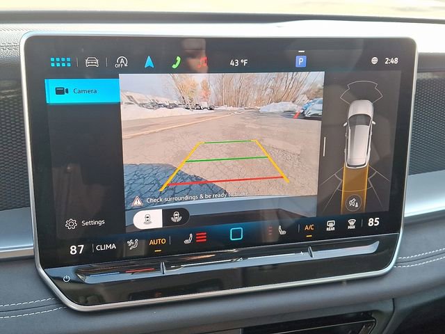 Certified 2025 Volkswagen Tiguan SE w/ Panoramic Sunroof Package AWD/4WD image 24