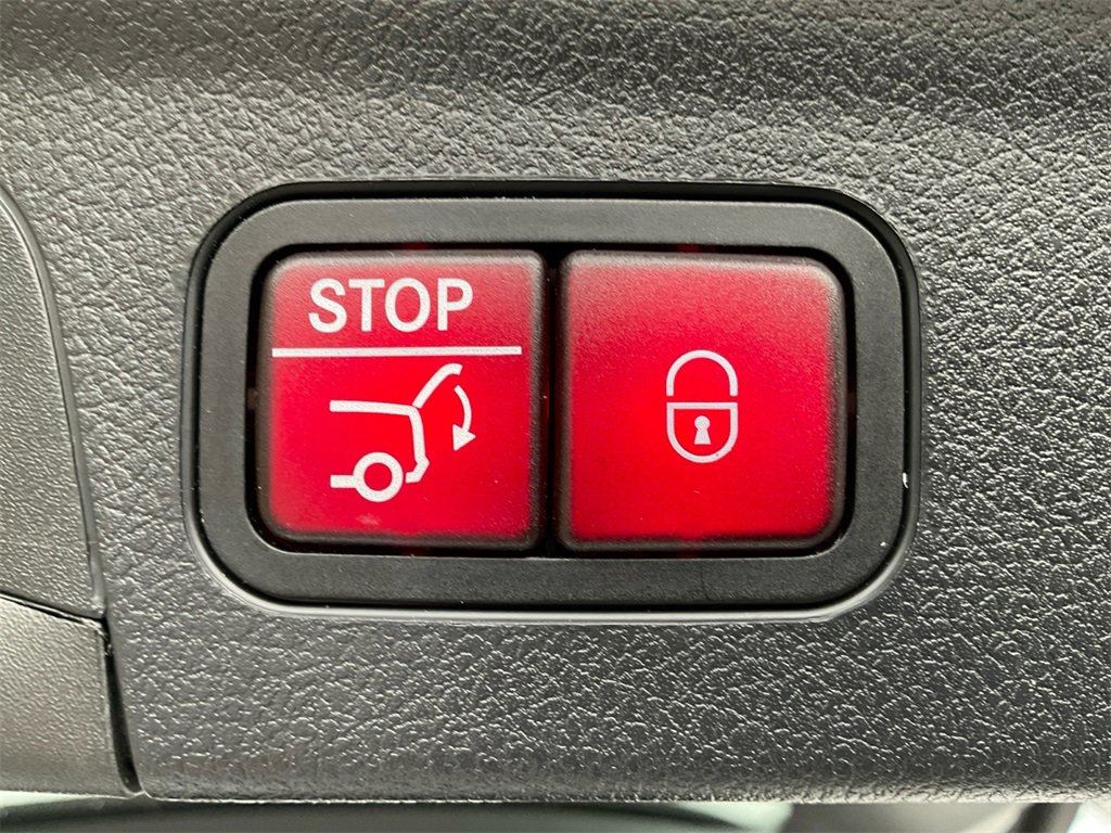 Used 2025 Mercedes-Benz GLE 350 4MATIC image 30