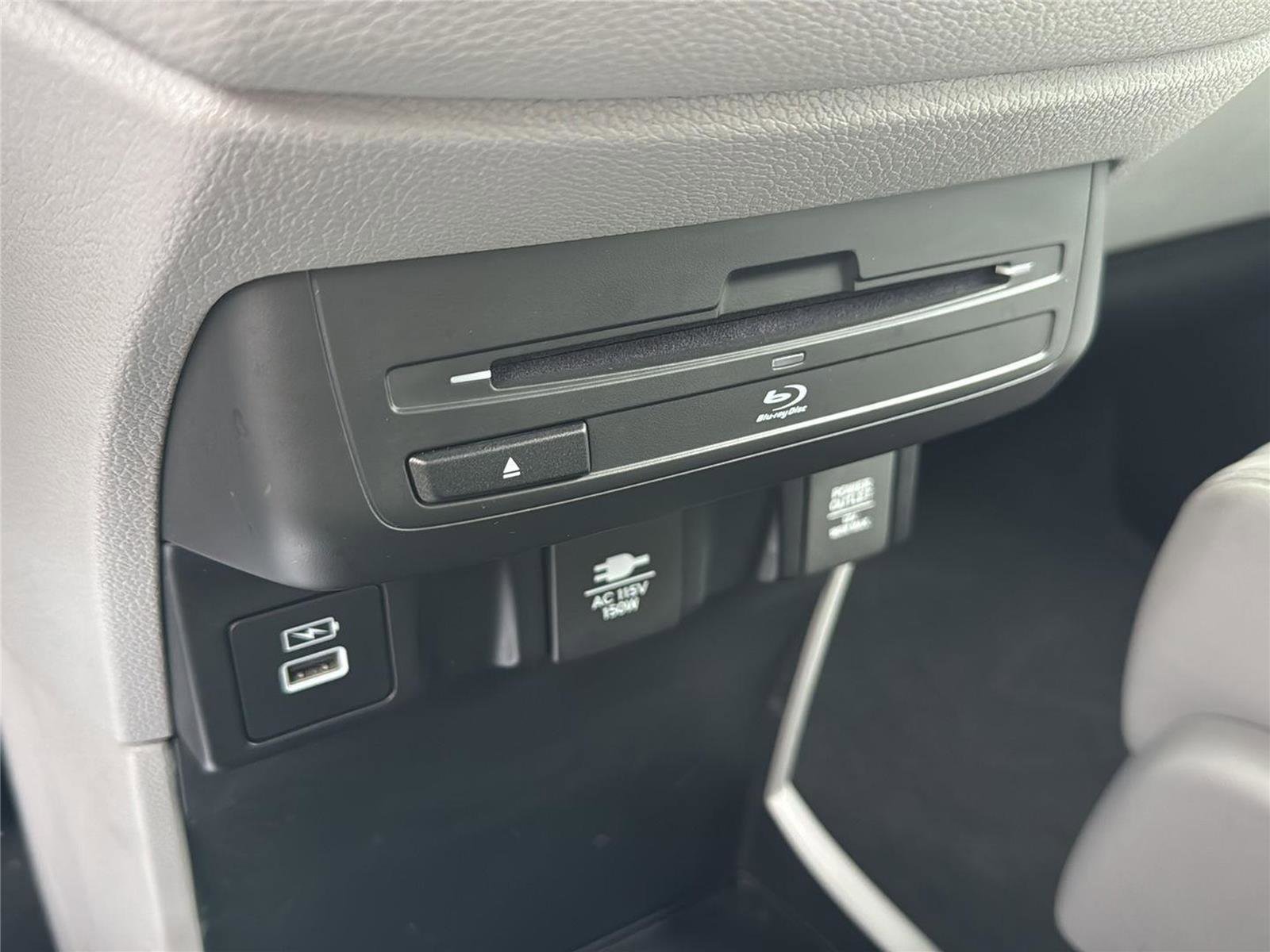 Used 2023 Honda Odyssey Touring image 25