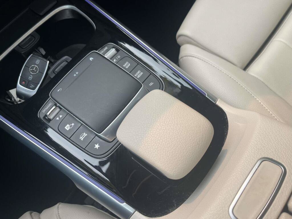 Certified 2023 Mercedes-Benz GLB 250 4MATIC w/ Premium Package image 28