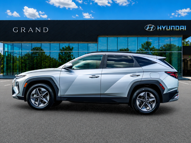 Used 2025 Hyundai Tucson SEL AWD/4WD image 3
