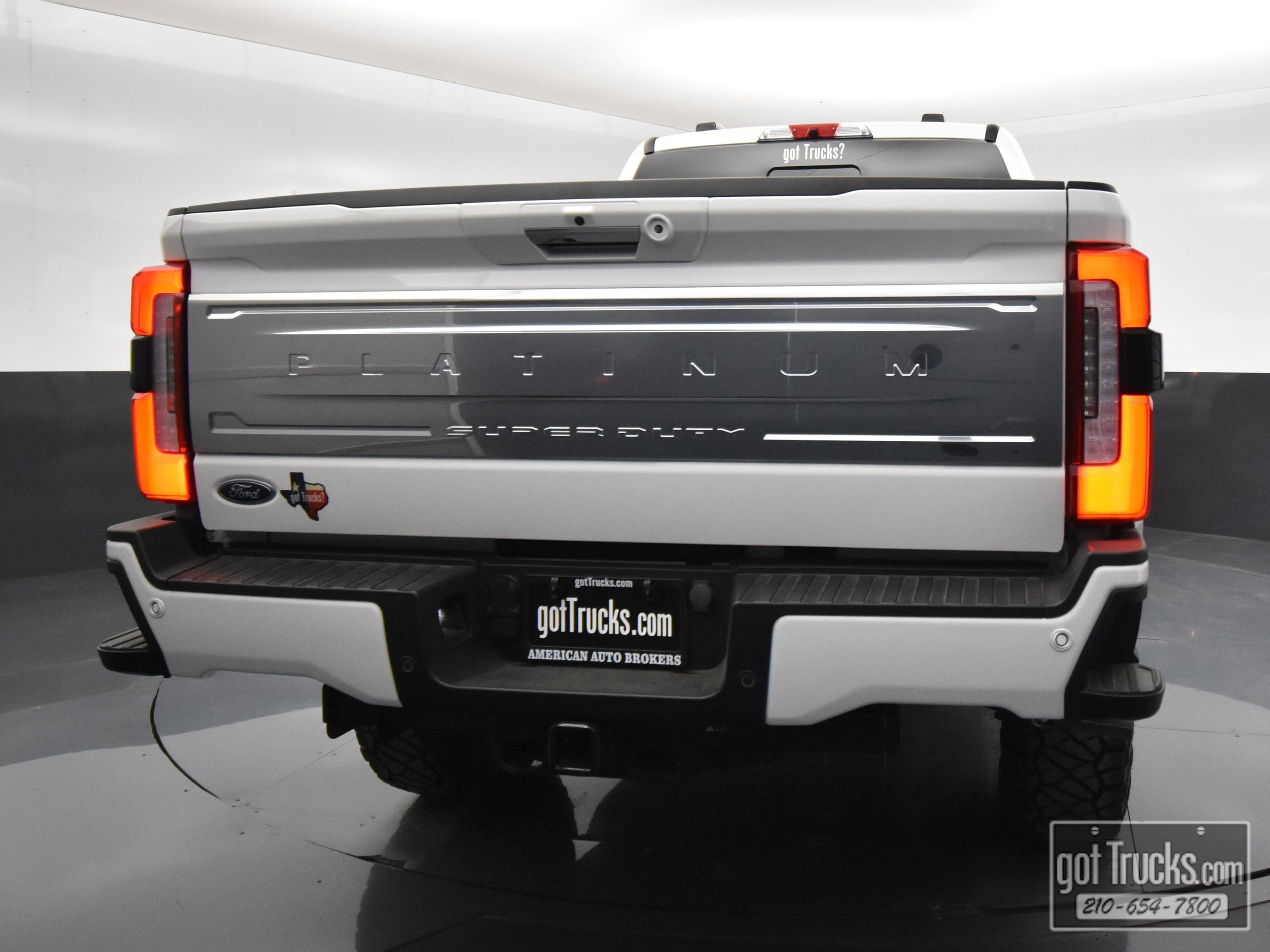 Used 2024 Ford F250 Platinum w/ Tremor Off-Road Package image 6