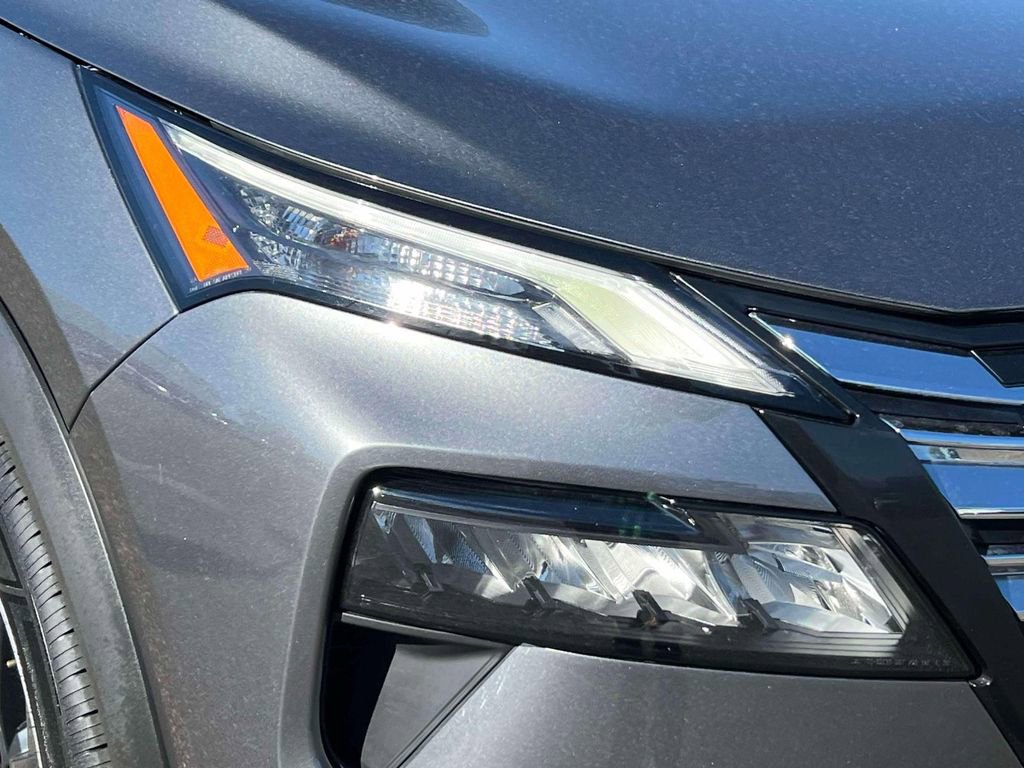 Certified 2024 Nissan Rogue SV image 10