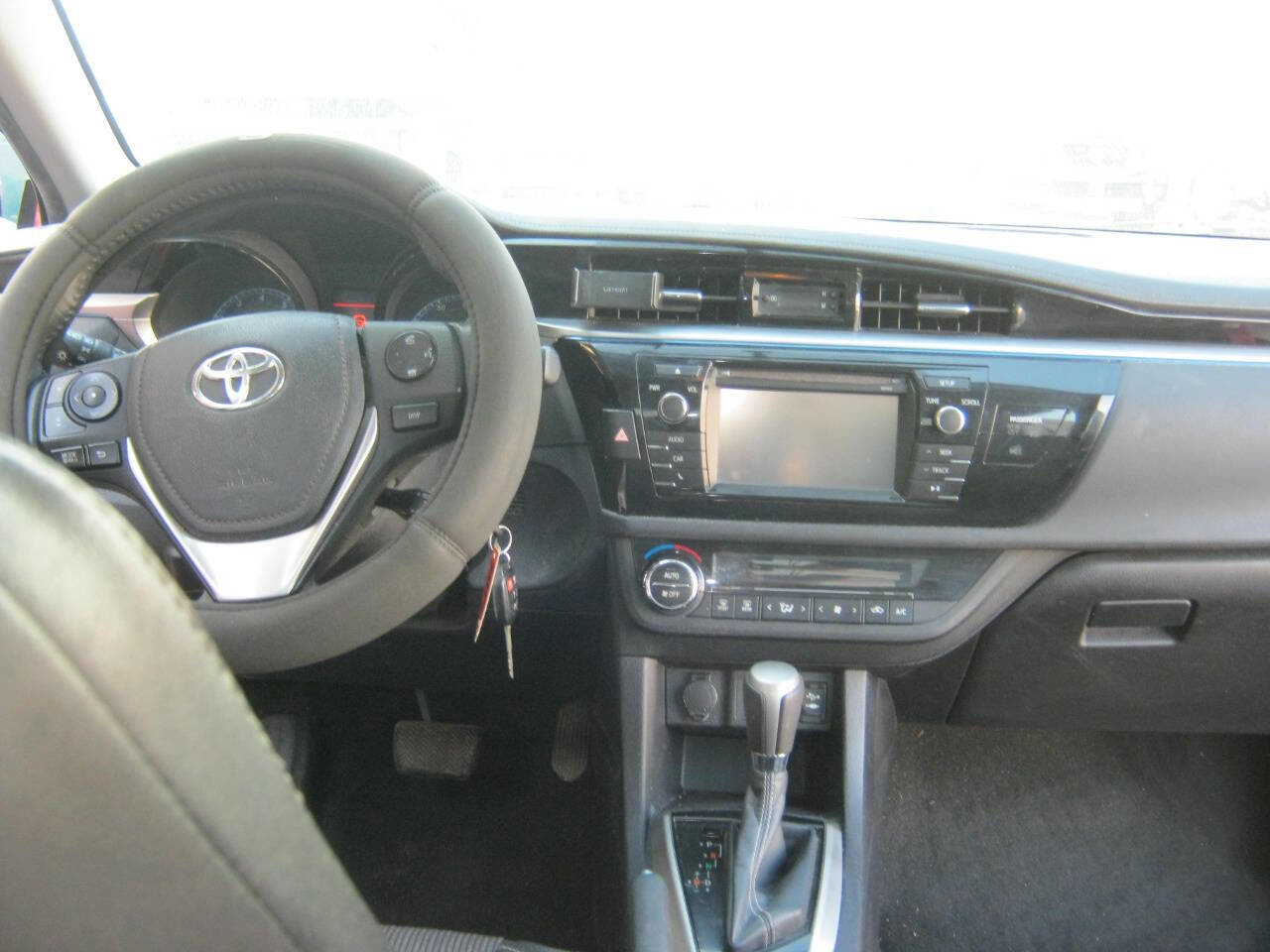 Used 2014 Toyota Corolla S image 11