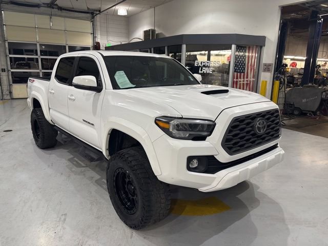 Used 2020 Toyota Tacoma TRD Sport w/ TRD Premium Sport Package image 3