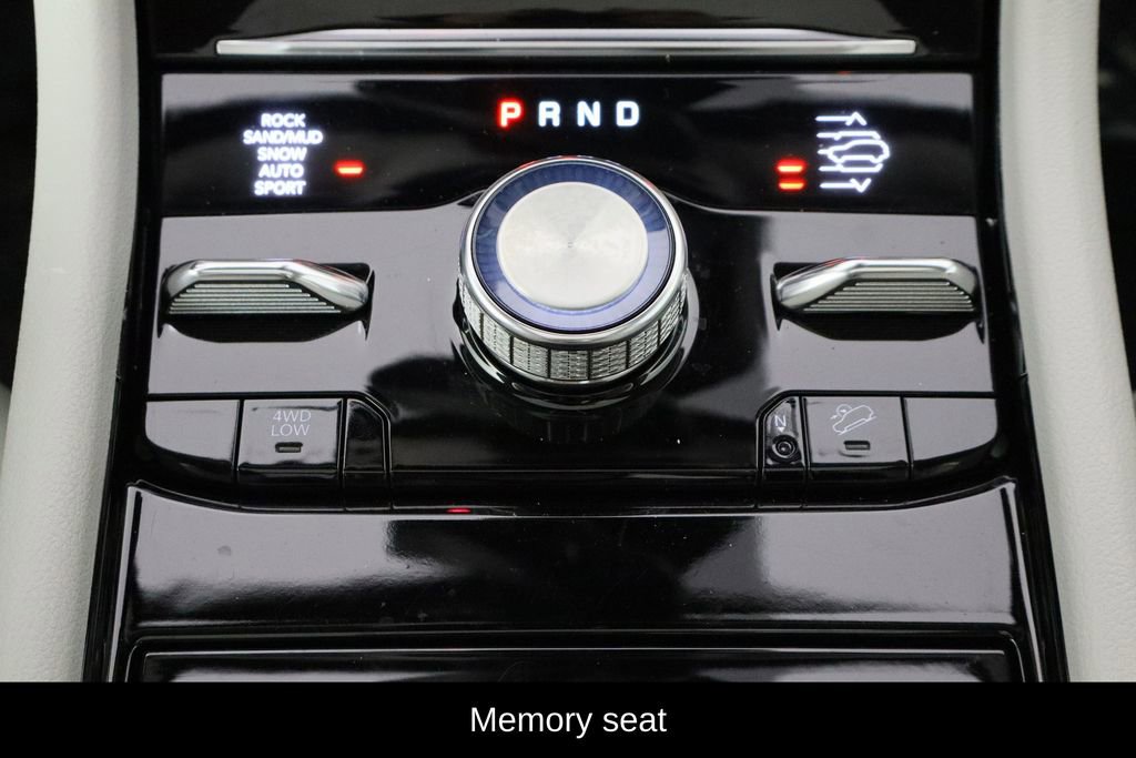 Used 2022 Jeep Grand Cherokee Overland w/ Luxury Tech Group IV image 13