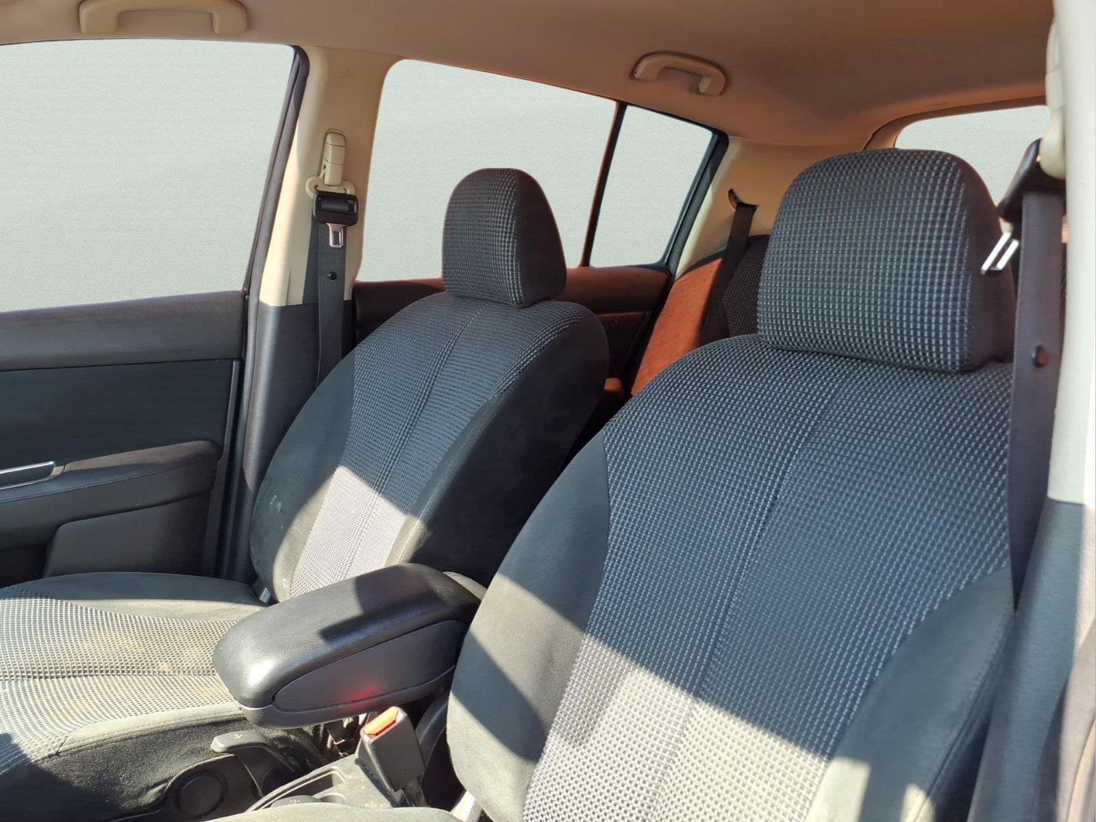Used 2010 Nissan Versa Hatchback FWD image 17