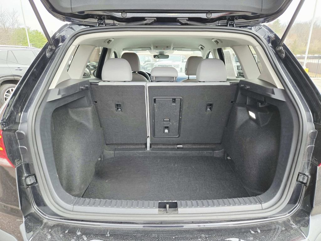 Used 2024 Volkswagen Taos SE image 13