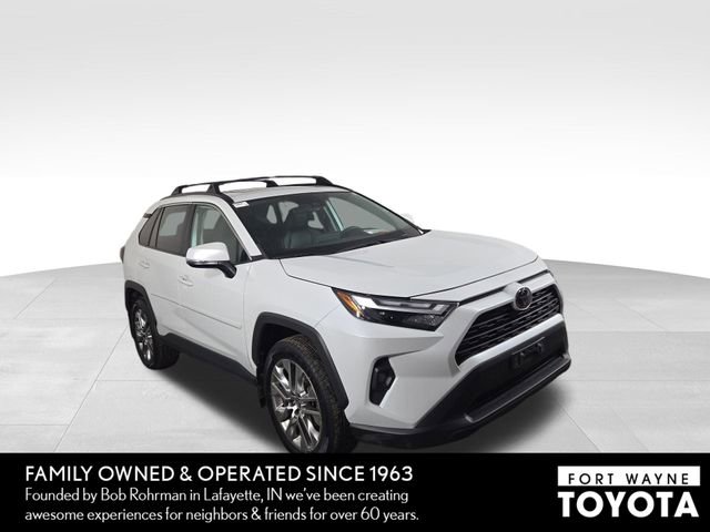 Used 2023 Toyota RAV4 XLE Premium image 4