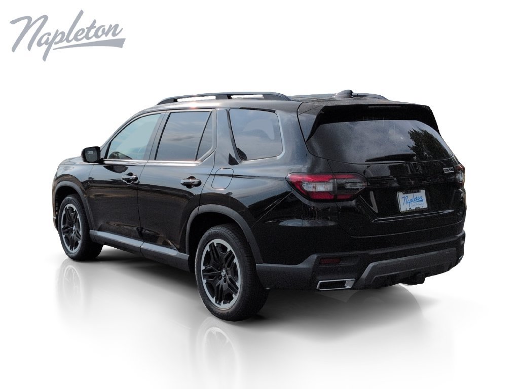 New 2026 Honda Pilot Touring image 3