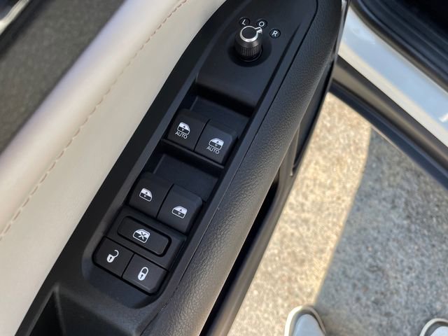 Used 2022 Jeep Compass Limited image 27