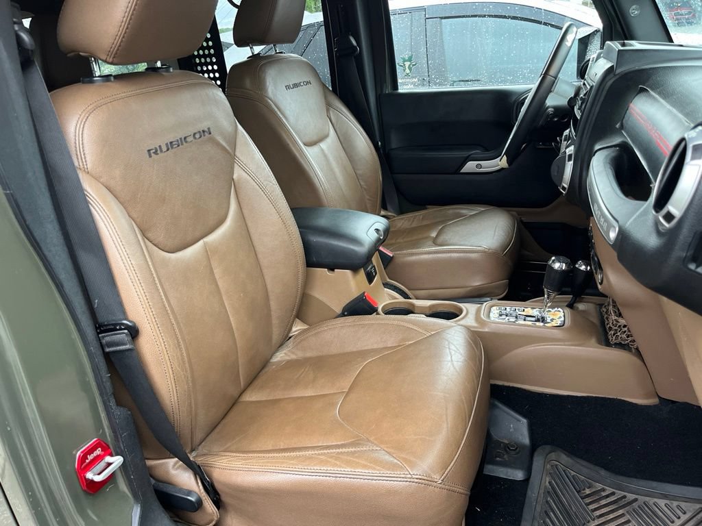 Used 2015 Jeep Wrangler Unlimited Rubicon AWD/4WD image 12