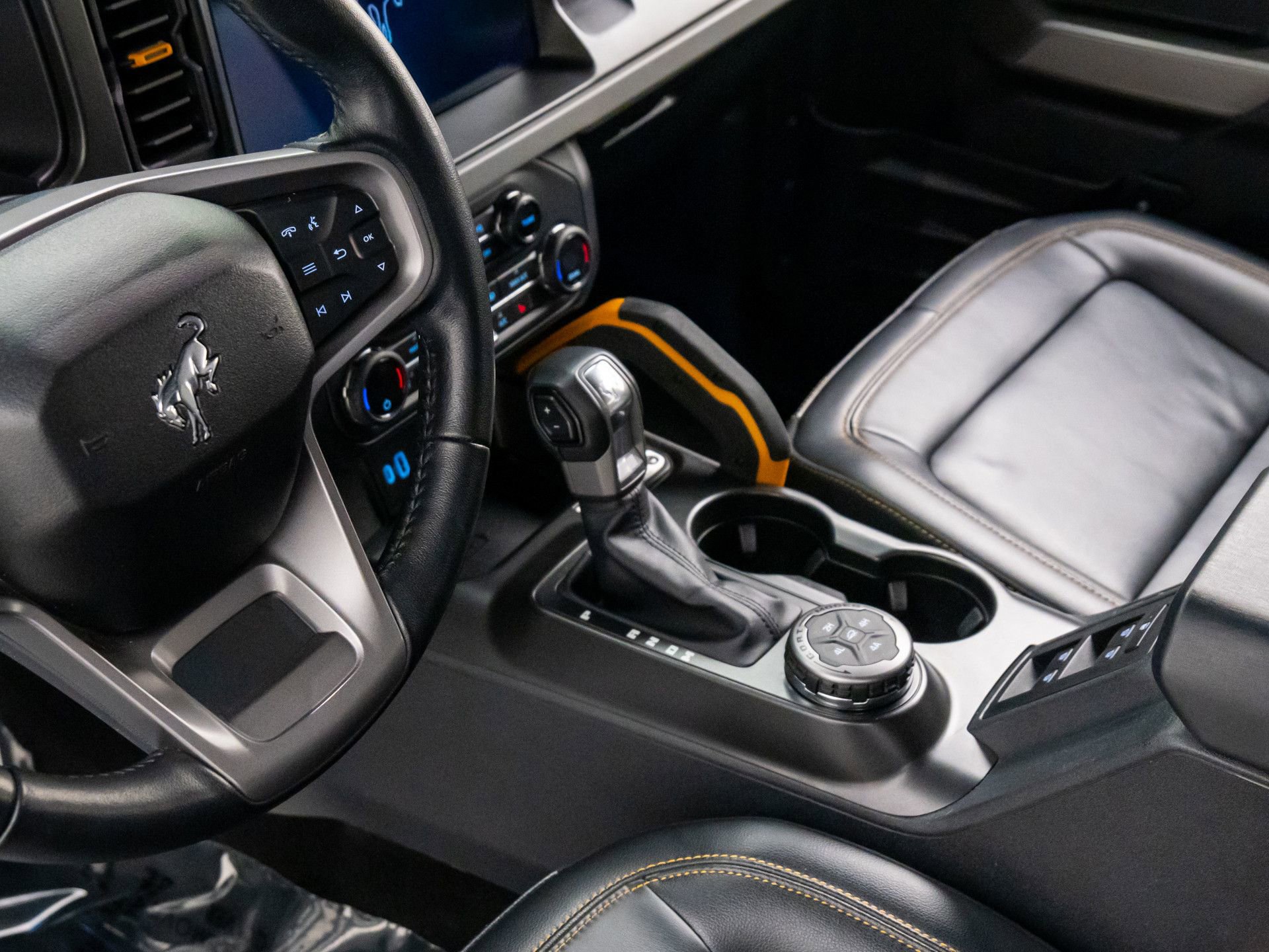 Used 2023 Ford Bronco Badlands image 11