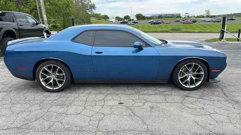Used 2022 Dodge Challenger GT RWD image 1