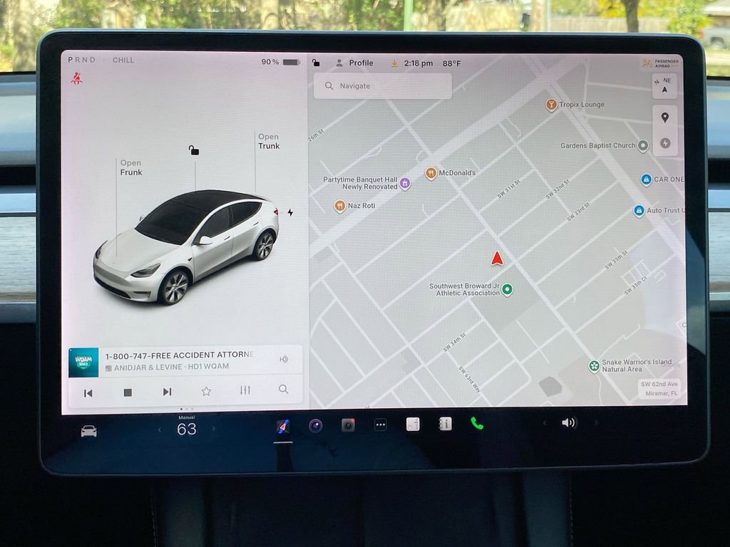 Used 2022 Tesla Model Y Long Range image 14