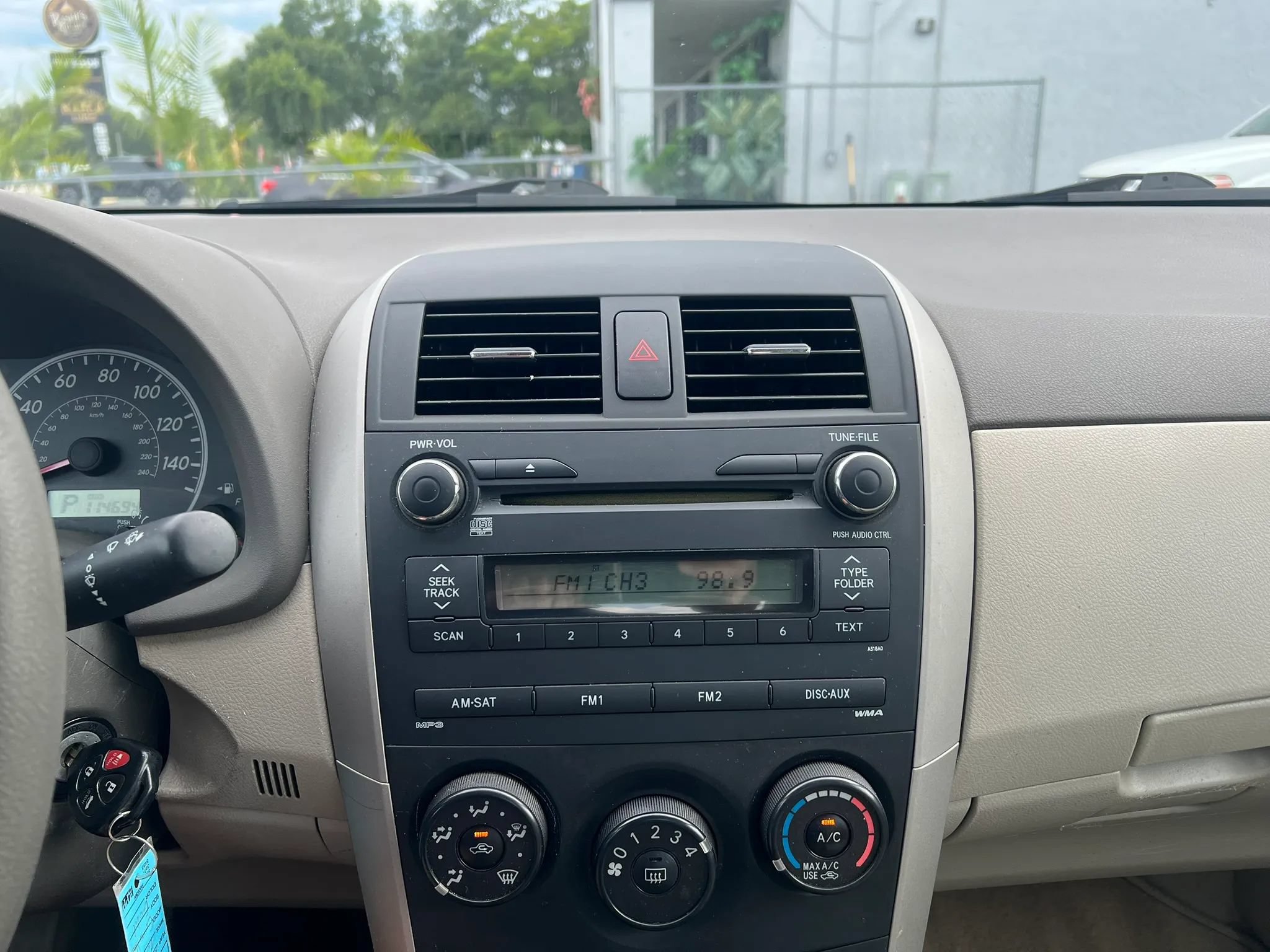 Used 2010 Toyota Corolla LE FWD image 9