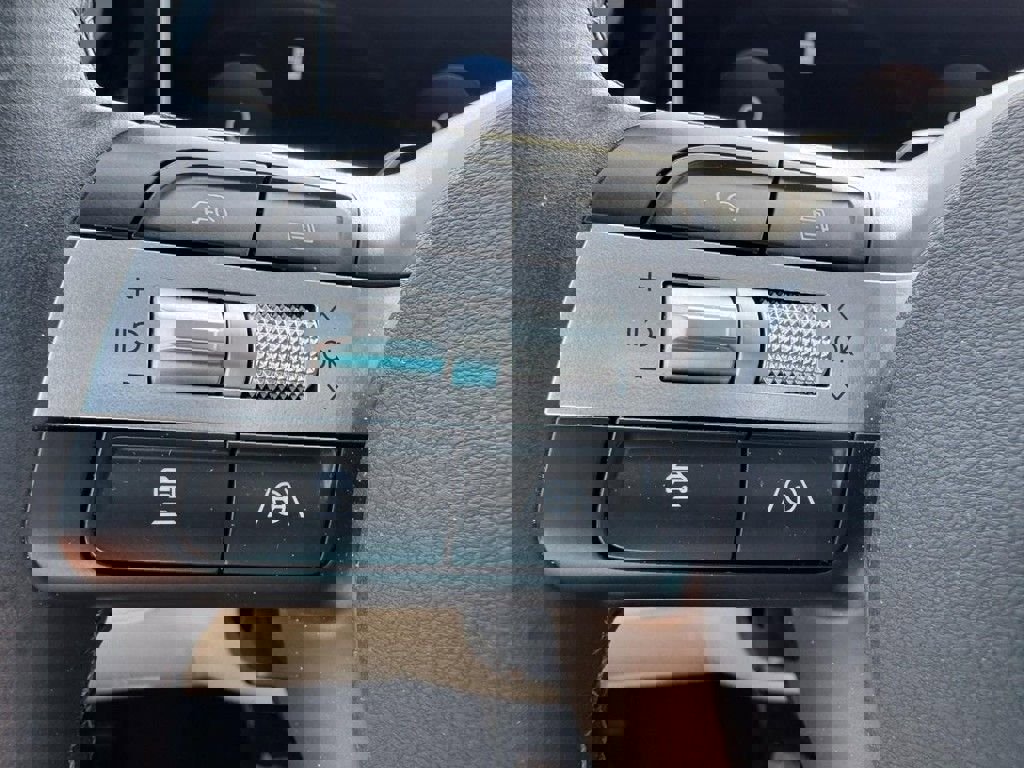 Certified 2025 Hyundai Tucson Limited image 18