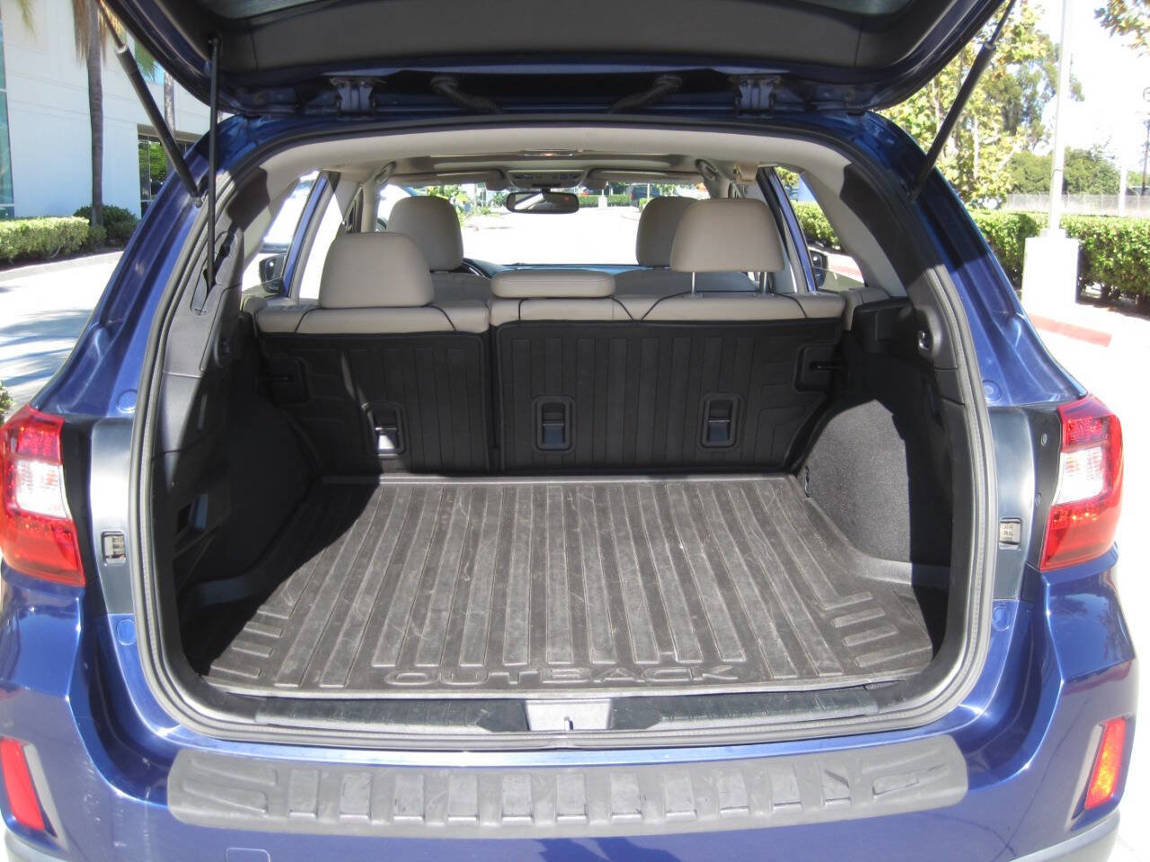 Used 2015 Subaru Outback 2.5i Limited image 16