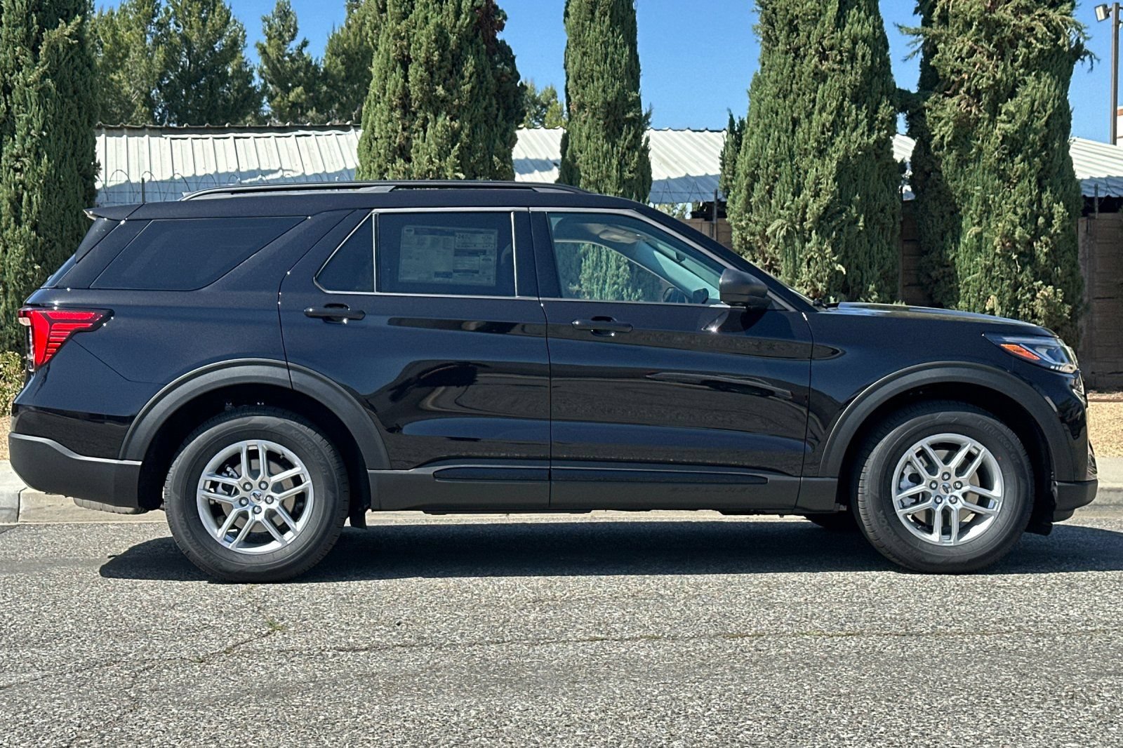 New 2026 Ford Explorer Active w/ Active Comfort Package RWD image 3