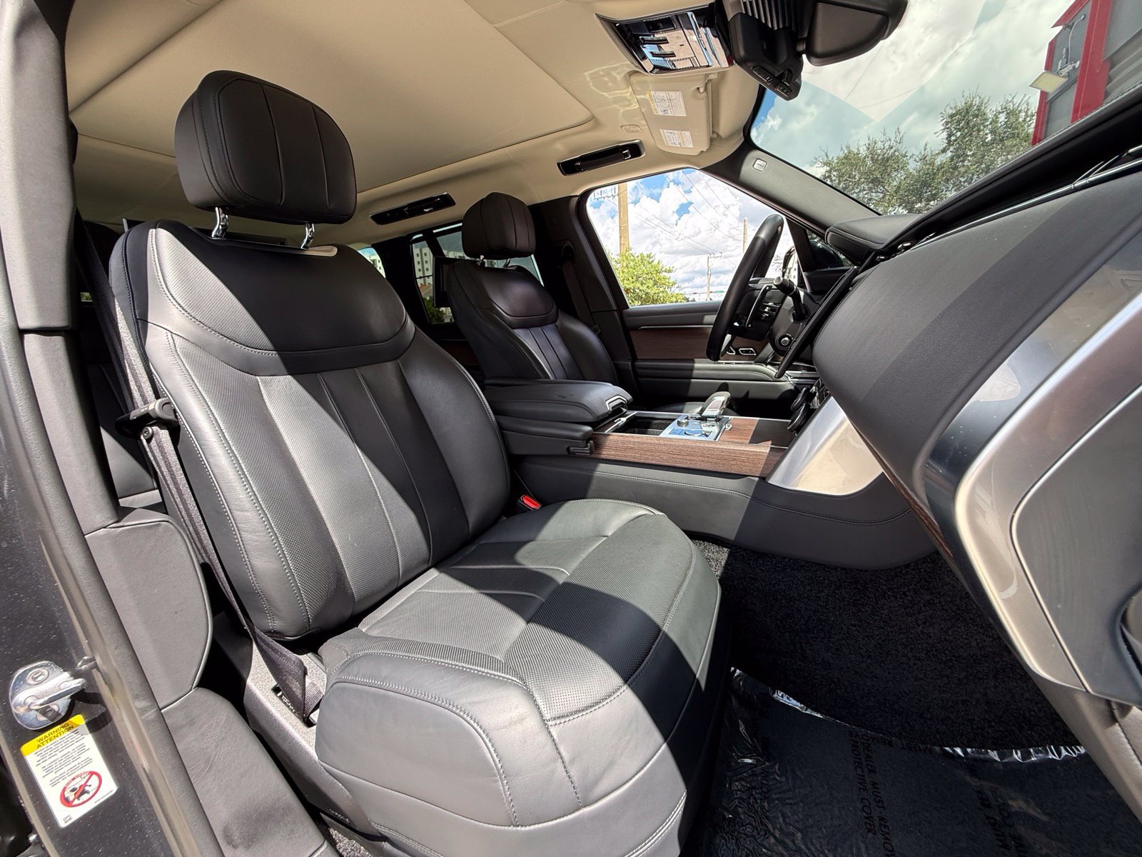 Used 2023 Land Rover Range Rover Autobiography AWD/4WD image 33