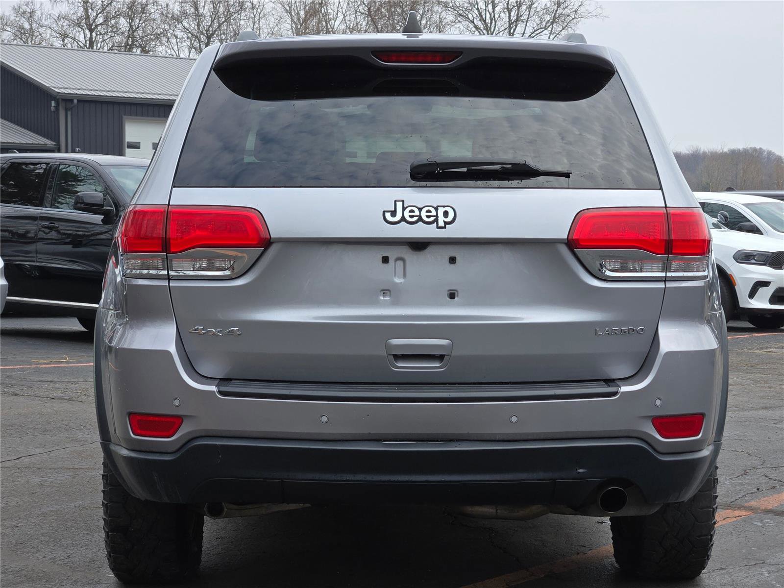 Used 2018 Jeep Grand Cherokee Laredo AWD/4WD image 11