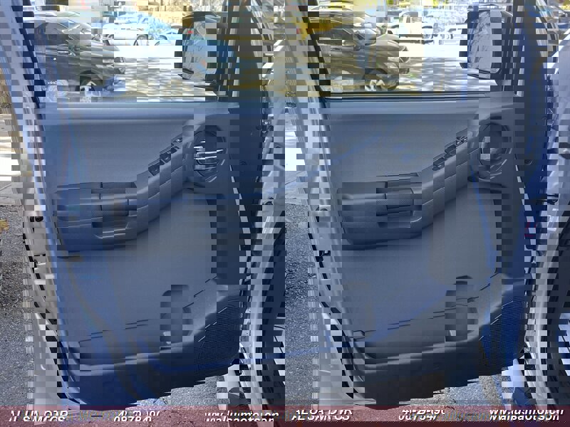 Used 2014 Nissan Xterra S image 18