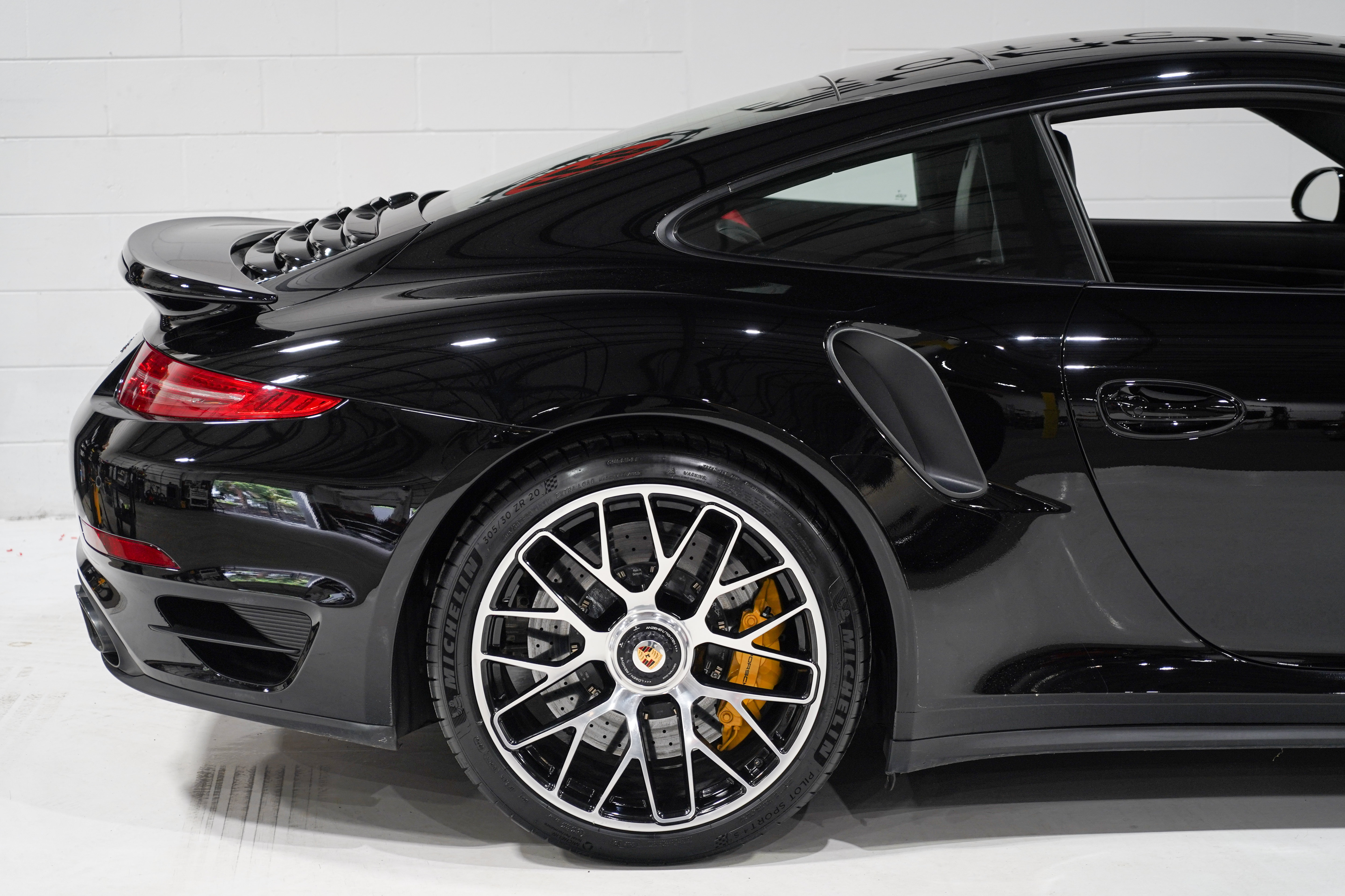 Used 2014 Porsche 911 Turbo S AWD/4WD image 22