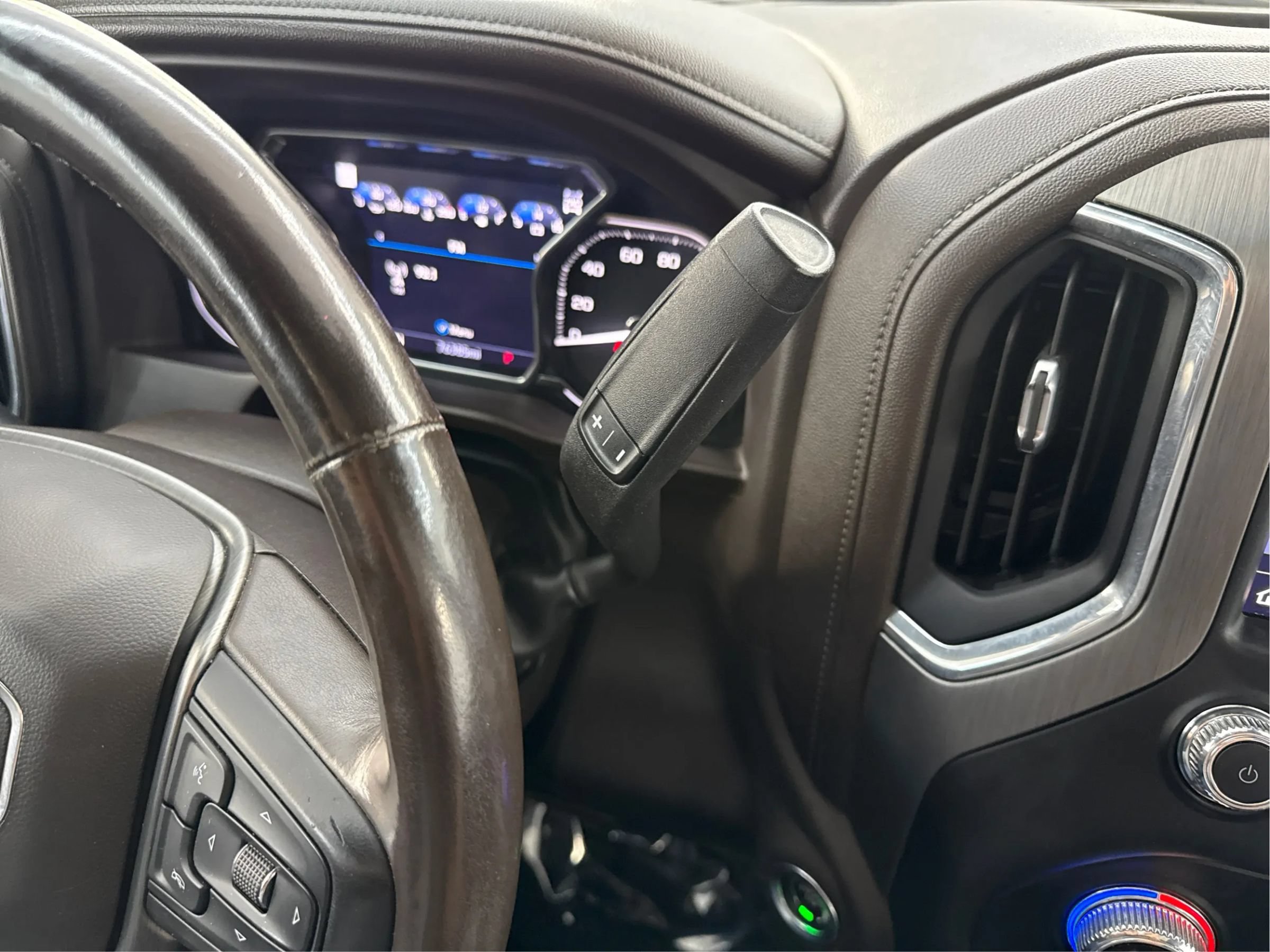 Used 2022 GMC Sierra 1500 Denali w/ Driver Alert Package II AWD/4WD image 46