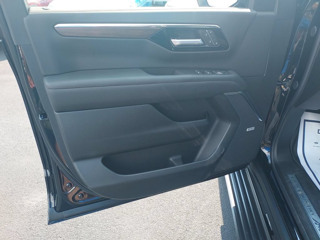 New 2026 Chevrolet Suburban High Country AWD/4WD image 12