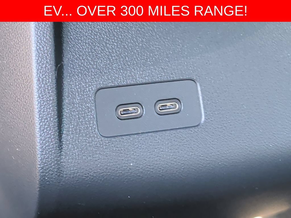Used 2024 Cadillac Lyriq Luxury w/ LPO, Floor Liner Package AWD/4WD image 32